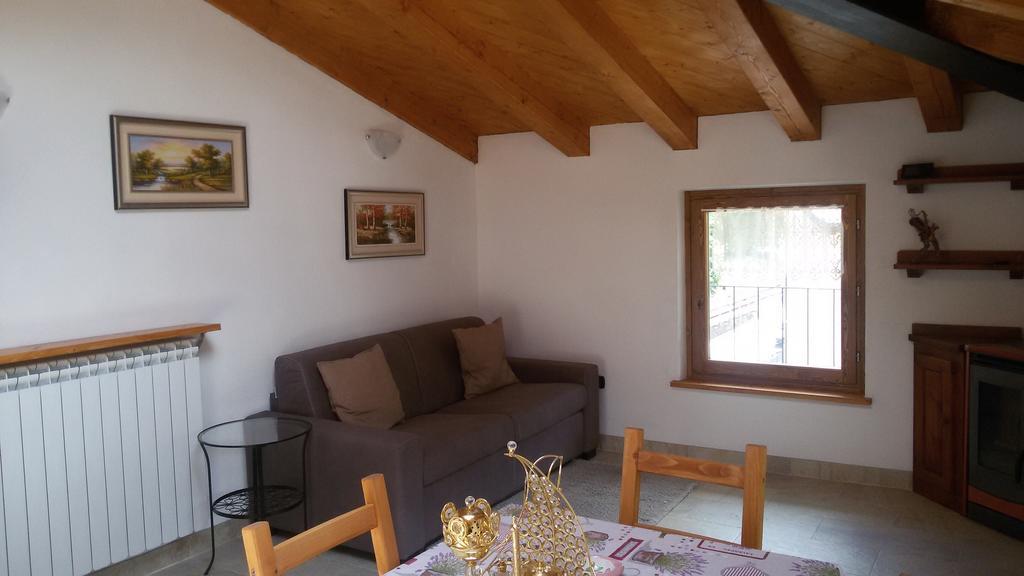 Apartamento Mansarda Monte Bianco La Salle Habitación foto